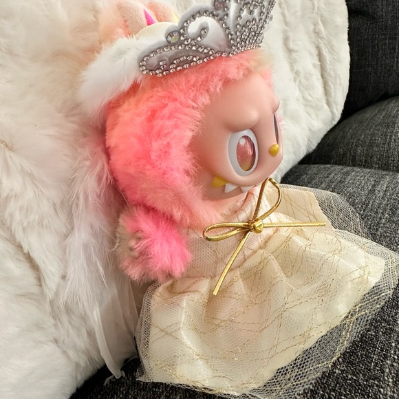 Authentic Big Into Energy Labubu with dress, tiara, wings - Picture 3 of 3